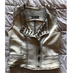 NAVIE - STRETCH DENIM ZIP UP STUDDED VEST EUC ( M)
